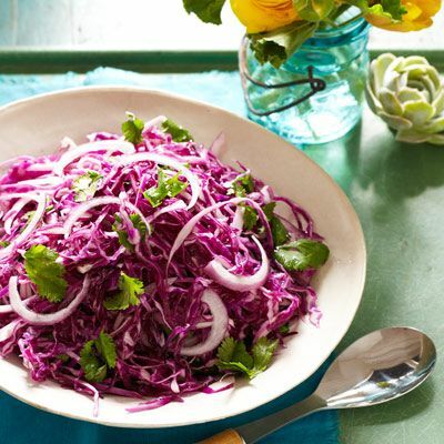 sarkano kāpostu slaw