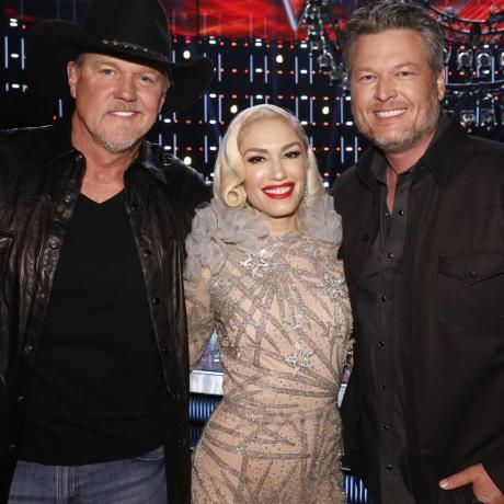 balss tiešraides pusfināla rezultāti, 1719.b. sērija, attēlā: l r trace Adkins, Gvena Stefani, Bleika Šeltona, fotogrāfija, treja pattonnbcnbcu fotobanka, izmantojot Getty Images