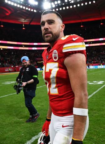 travis kelce savas spēles laikā