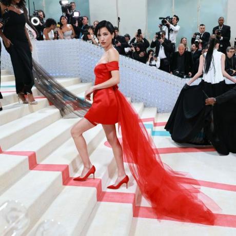 kelsey asbille met gala