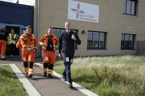 Kembridžas hercogs pabeidz savu pēdējo maiņu ar Austrumanglijas gaisa ātro palīdzību