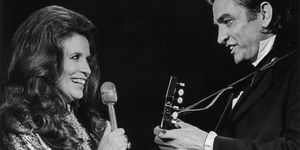 Džonijs Cash un June Carter Cash uzstājas kopā