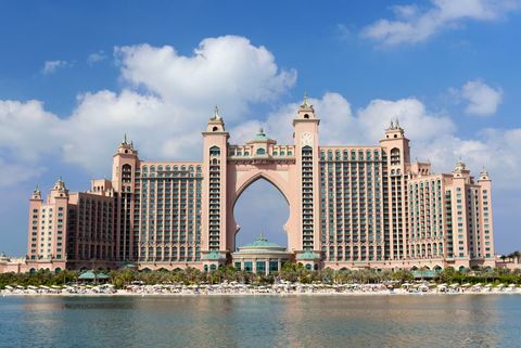 Viesnīca Atlantis atrodas uz Palm Jumeirah, Dubaijā, Apvienotajos Arābu Emirātos