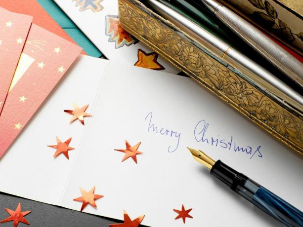 Ziemassvētku kartiņu masāžas rakstīšana draugam vai draudzenei