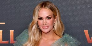 Carrie Underwood zilā kleitā