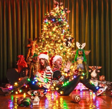 lydia hearst un Chris Hardwick's gremlin tree christmas card photo