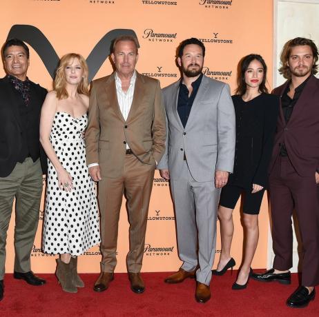 Losandželosa, Kalifornija, maijs 30 l r Wes Bentley, Gil Birmingham, Kelly Reilly, Kevin Costner, Cole Hauser, Kelsey Asbille un Luke Grimes apmeklē pirmizrādes ballīte paramount networks Yellowstone 2. sezona Lombardi namā 2019. gada 30. maijā Losandželosā, Kalifornijā, fotogrāfija: Axellebauer griffinfilmmagic