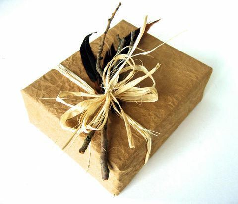 16 lauku Ziemassvētku dāvanu iesaiņošanas idejas - kā iesaiņot dāvanas ar papīru
