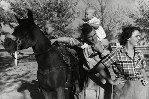 george, pauline, barbara bush un george h.w. krūms