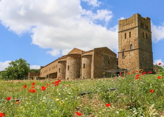 San Giusto abatija, Lacio, Itālija